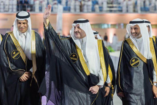 أمير المنطقة الشرقية يرعى تخريج 7866 خريجاً وخريجة