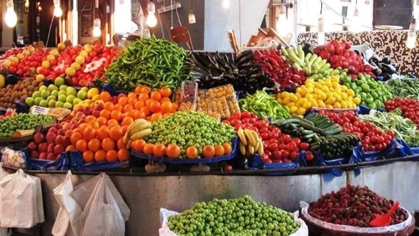 أسعار الخضراوات والفاكهة في أسوان اليوم الجمعة 13-3-2026
