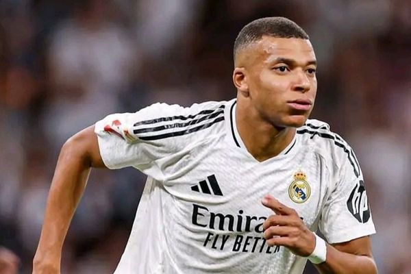 ريال مدريد الإسباني يؤكد إصابة مبابي في الفخذ الأيسر