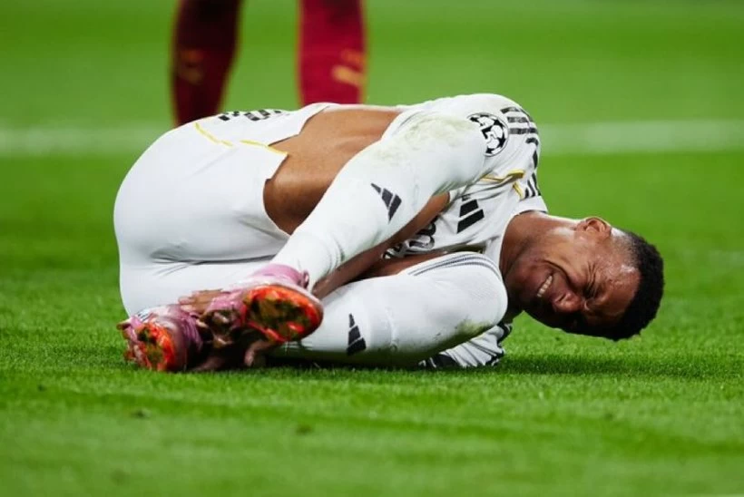 تشخيص كارثي.. «ركبة مبابي» تطيح بالجهاز الطبي لريال مدريد