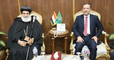 محافظ المنوفية يستقبل مطران المحافظة والوفد المرافق له للتهنئة بالعيد