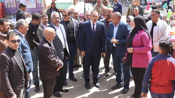 جولة ميدانية لمحافظ سوهاج لمتابعة رفع كفاءة الشوارع الحيوية بحي غرب