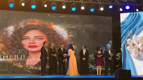 بحضور فنانين وسفراء، افتتاح الدورة العاشرة لمهرجان أسوان الدولى لأفلام المرأة (صور)