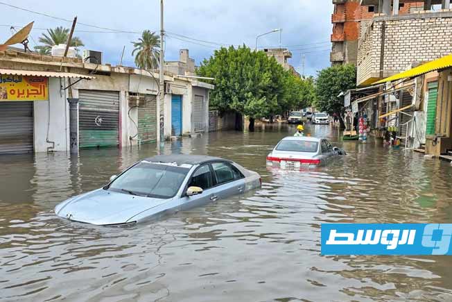 أمطار غزيرة تغمر شوارع الزاوية وتعيق حركة المرور (صور)