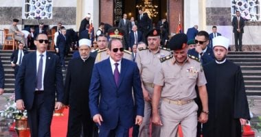 فيديو أداء الرئيس السيسى صلاة عيد الأضحى وتناول الإفطار مع الحضور