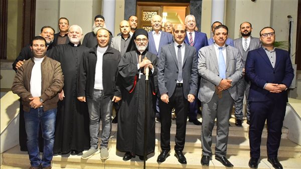 محافظ أسيوط يشهد إفطارًا جماعيًا بمطرانية الأقباط الكاثوليك (صور)