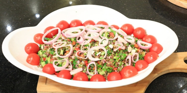 هنتسحر ايه النهاردة؟ .. عدس بجبة بالطماطم والجبنة البراميلي وسلطة حمص وبطاطس مقلية بصوص الزبادي