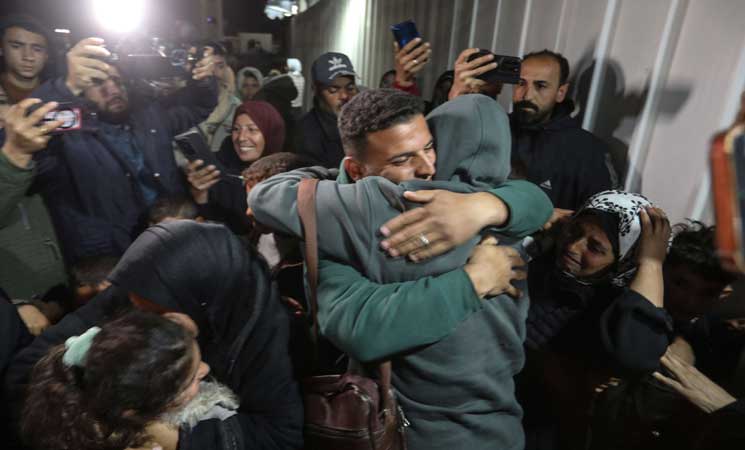 رغم الدمار.. العائدون إلى غزة يربكون خطط إسرائيل للتهجير