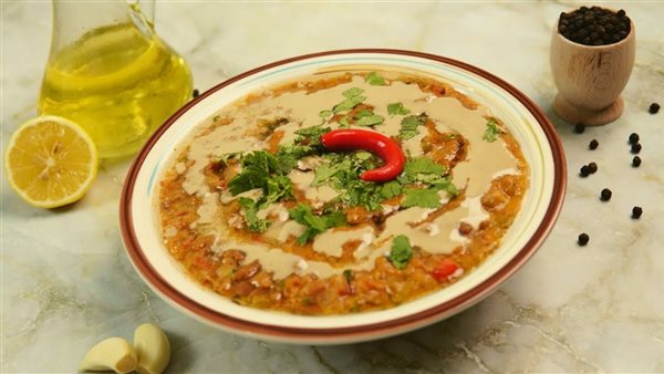 سر بقاء الفول بطل السحور في رمضان، ونصائح لتناوله صحيًّا (فيديو)