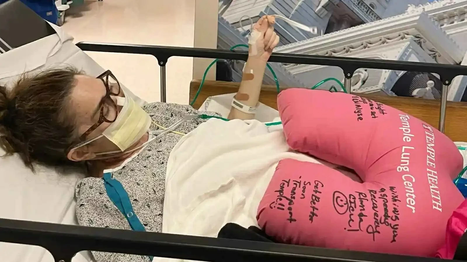 من رئة طفل إلى حياة جديدة.. كيف هزمت هيلين الموت بعد 20 شهراً من الانتظار؟