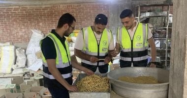 ضبط 26 ألف عبوة حلويات و600 كيلو جلوكوز غير صالحين داخل مصنع بالغربية