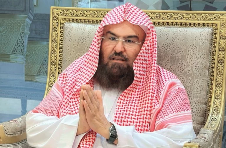 السديس لـ«عكاظ»: أكثر من 30 مليون مستفيد من ترجمة خطبة عرفة عبر المنصات الرقمية