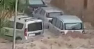فيضانات عارمة فى صقلية واحتجاز أشخاص داخل سياراتهم