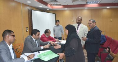 نائب محافظ الأقصر يبحث طلبات وشكاوى المواطنين خلال لقاء اليوم المفتوح