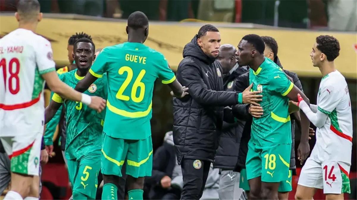 السنغال تصعد أزمة تجريدها من كأس أمم إفريقيا سياسيًا