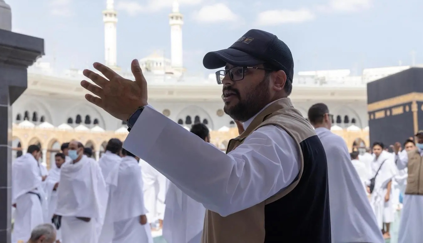 مبادرة «اسألني».. 240 موظفًا لخدمة وإرشاد ضيوف الرحمن بساحات الحرم
