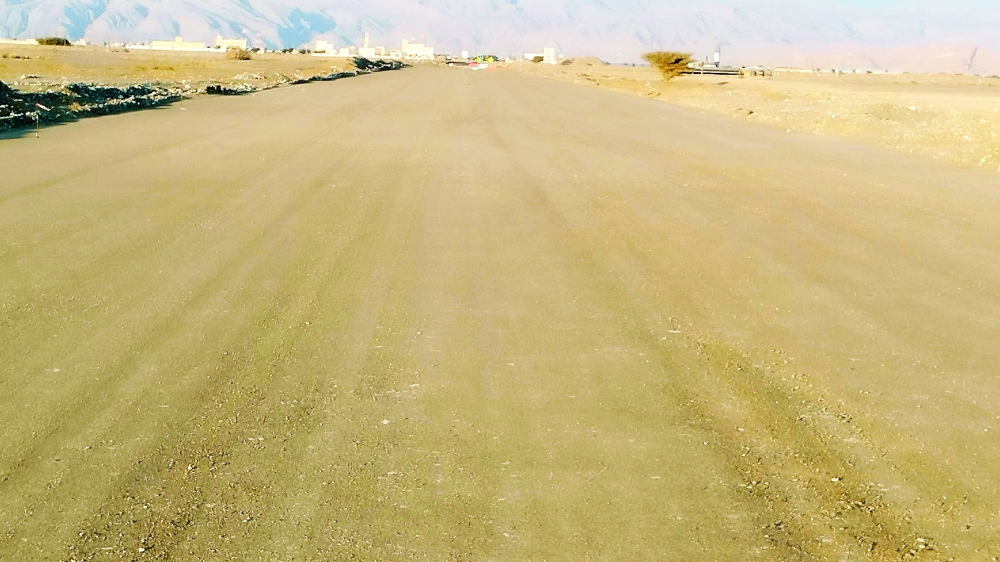 تواصل تنفيذ مشروع طريق دوار ضنك–الصفا بطول 65 كيلومترًا