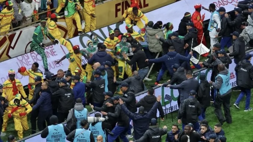 بعد تنفيذهم عقوبتهم في المغرب.. الإفراج عن ثلاثة مشجعين سنغاليين