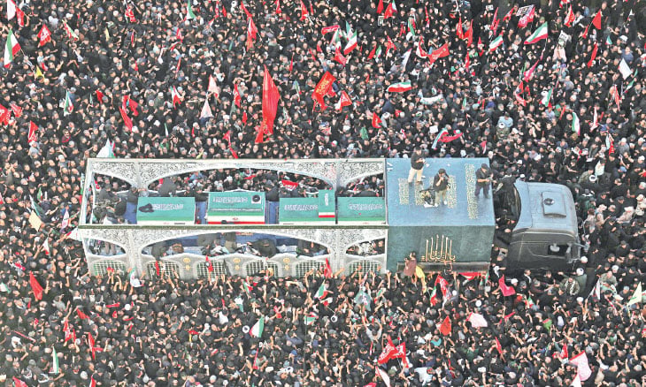 خامنئي يرقد في ثرى مشهد إلى الأبد وسط دعوات للاقتصاص من ترامب