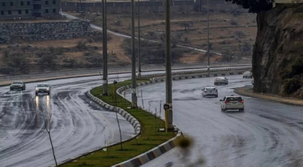 حتى الـ6:00 والـ7:00 مساء.. أمطار ورعود في الباحة وغبار في تبوك