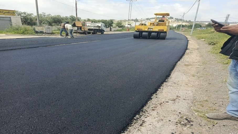 وزارة الأشغال تباشر تأهيل طريق "الزعتري" في البلقاء
