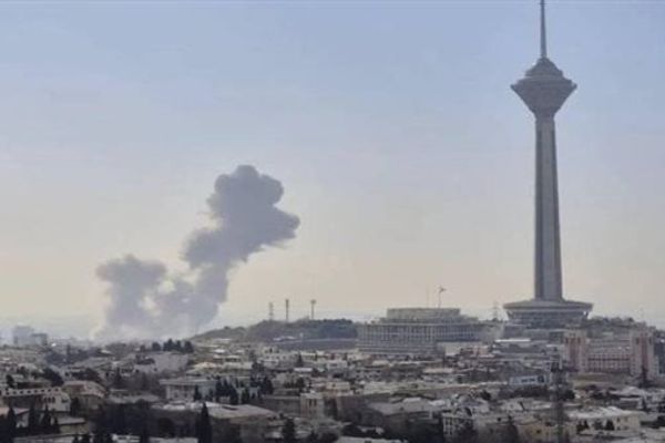 عاجل.. إيران تدعو المواطنين لتشكيل سلسلة بشرية حول محطات الطاقة