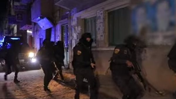 ضبط 21 بلطجيا وهاربا من المراقبة و180 سلاحا ناريا خلال حملات بالمحافظات