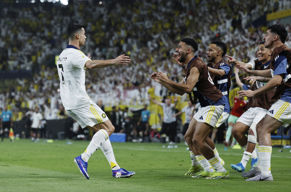 النصر يتوج بلقب الدوري السعودي للمحترفين للمرة العاشرة