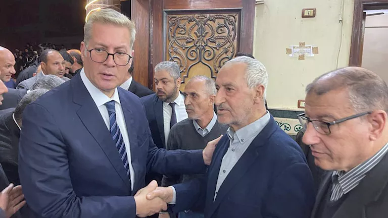وزير البترول يشارك في تشييع جثمان المهندس حسام صادق "شهيد الغربة"