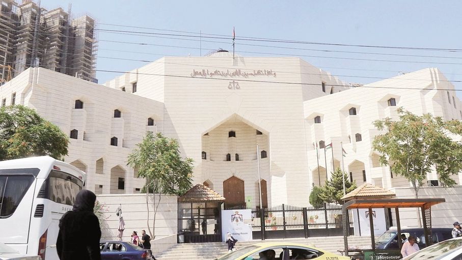 كيف تسهم التكنولوجيا بتحقيق التوازن بين جودة الأحكام واستقلال القضاء؟