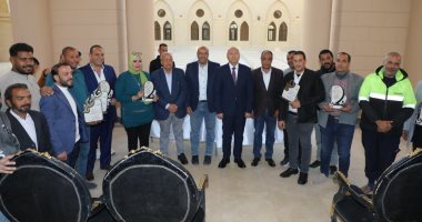 محافظ القاهرة يعلن الانتهاء من ترميم تركيبات «مقابر الخالدين» وتكريم الفنيين