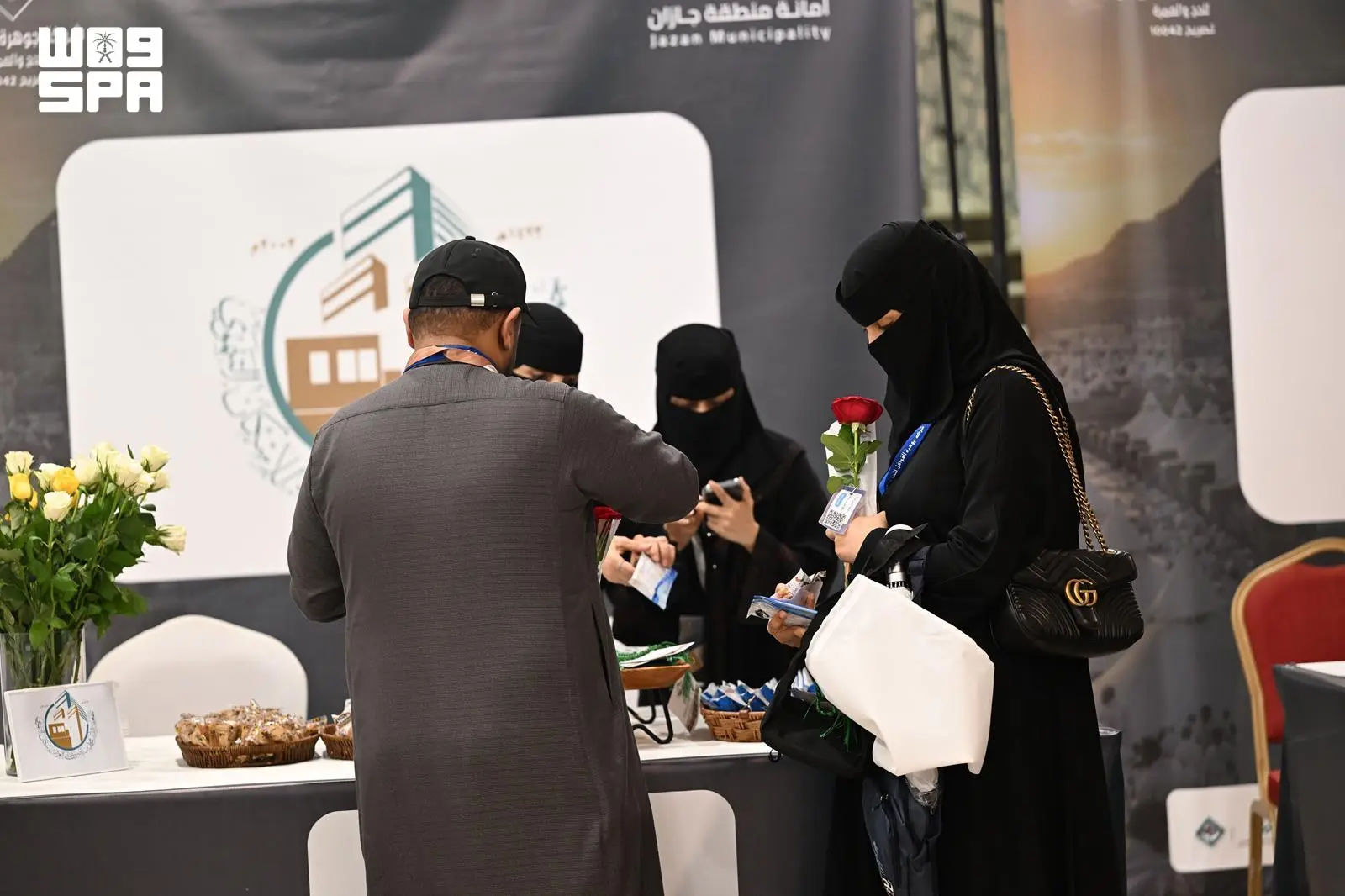 جمعيات ومتطوعو جازان يشاركون في توديع الحجاج ضمن مبادرة “على خُطى النُّسك”