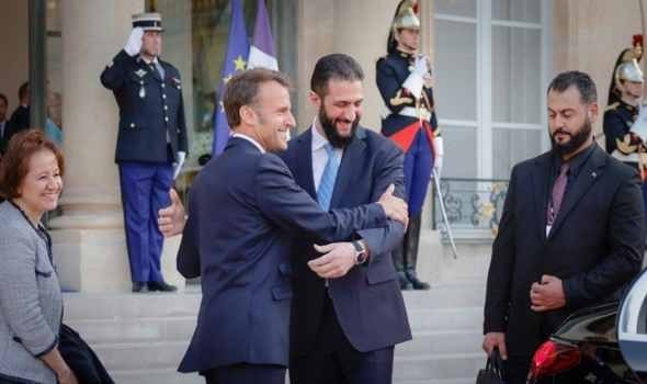 ماكرون يصل دمشق في زيارة تاريخية هي الأولى لرئيس غربي منذ فرار الأسد