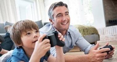 يوم الأب.. ليه لازم تشارك أولادك اهتماماتهم وتسمع لهم؟