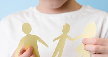 3 ساعات لا تصنع أبًا.. مأساة الآباء مع الرؤية.. حملة تطالب بعودة سن الحضانة إلى 7 سنوات وإقرار الرعاية المشتركة للأبناء.. والمتضررون: القانون الحالى يدمر الأسرة ويجعل الأب زائرًا وممولاً فى حياة ابنه