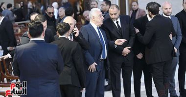 على الحجار وإيهاب توفيق وتامر عاشور وبتول عرفة فى عزاء هانى شاكر