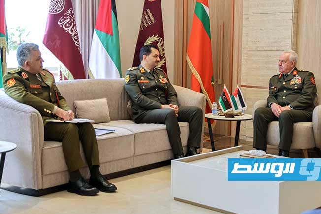 صدام حفتر يجري محادثات عسكرية مع رئيس الأركان الأردني في عمان