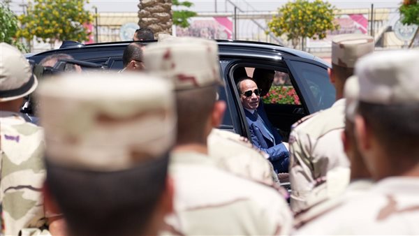 الرئيس السيسي يؤكد لطلبة الأكاديمية العسكرية ضرورة بذل أقصى جهد ممكن