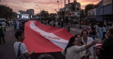 انتخابات بيرو.. أعطال لوجستية تؤجل النتائج واحتجاجات تشعل الشارع