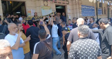 وصول جثمان والد حمو بيكا إلى مسجد العمرى بالإسكندرية
