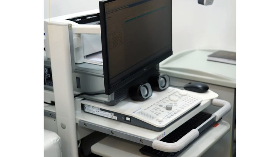 مستشفى الجامعة يعزز شعبة فسيولوجيا تخطيط الأعصاب بجهاز متطور