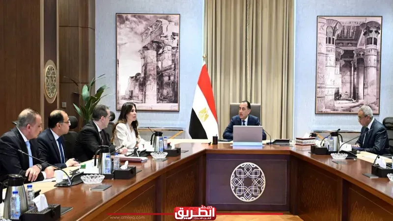 رئيس الوزراء يتابع الموقف التنفيذي وخطط التسليم والتشغيل بعددٍ من مشروعات وزارة الإسكان