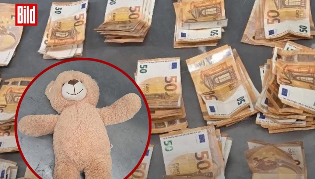 موظف في دي إتش إل يعثر على 50 ألف يورو مخبأة داخل دمية دب !