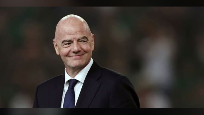 منح رئيس "الفيفا" الجنسية اللبنانية