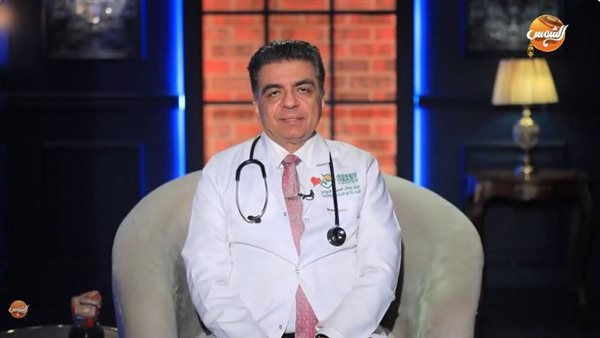 صحة القلب.. جمال شعبان يحذر من السموم البيضاء وينصح بالتمر| فيديو