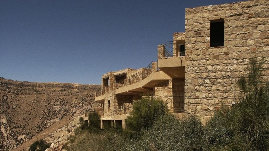 بيت الضيافة في ضانا.. وجهة سياحية ونموذج للعمارة البيئية
