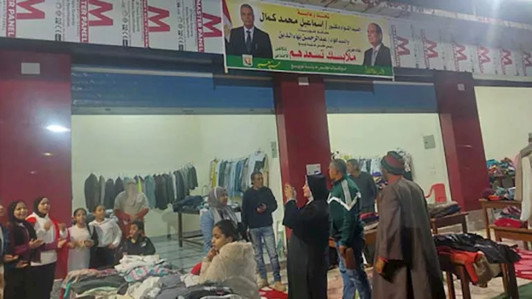 مبادرة إنسانية في نويبع.. افتتاح معرض ملابس مجاني للأسر المحتاجة (صور)