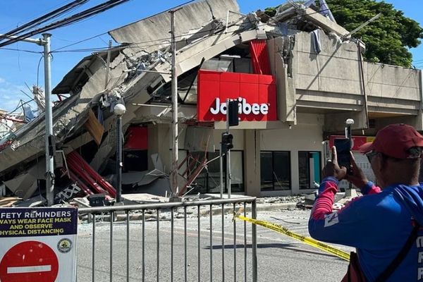 حصيلة ضحايا زلزال جنوب الفلبين ترتفع إلى 78 قتيلًا و30 مفقودًا