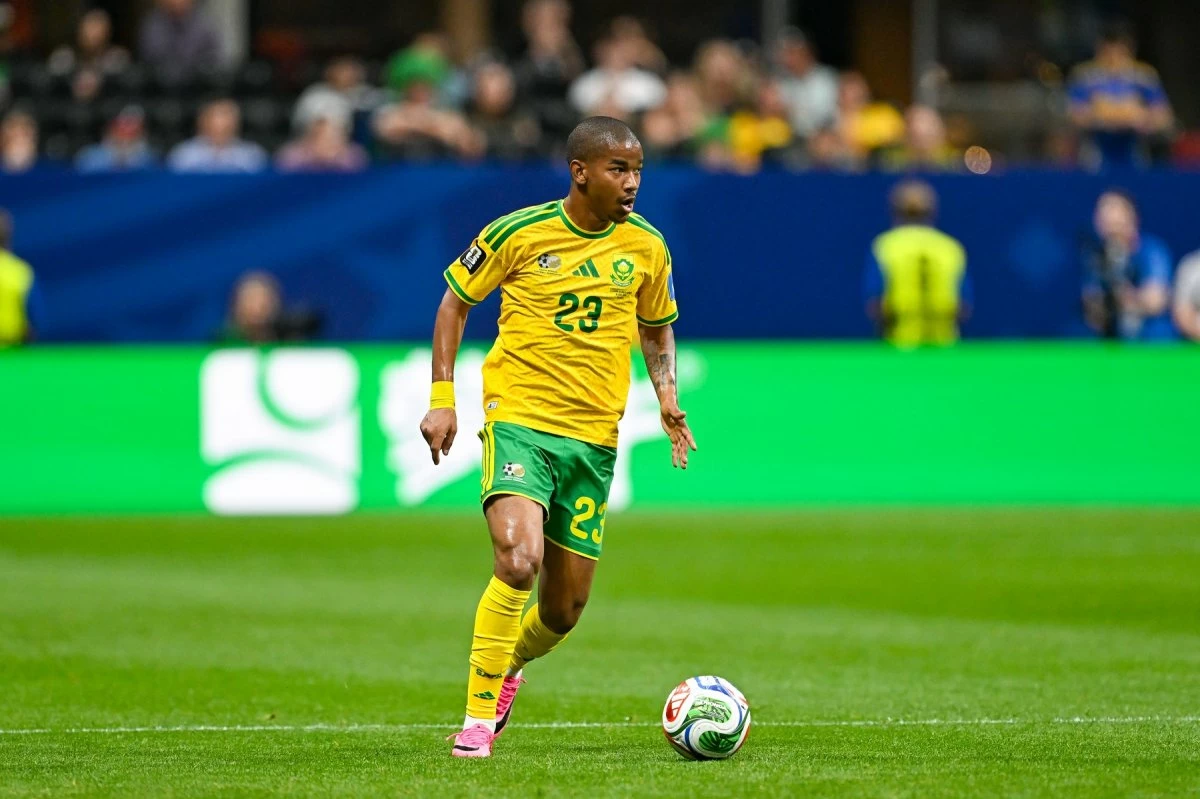 بعد مشاركته في كأس العالم.. وفاة مفاجئة للاعب جنوب أفريقيا