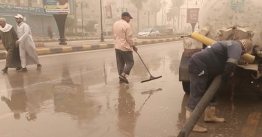 إزالة مبنى آيل للسقوط بفوه ورفع مياه الأمطار من قرى ومدن كفر الشيخ